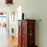 3 Quiet And Bright Daire